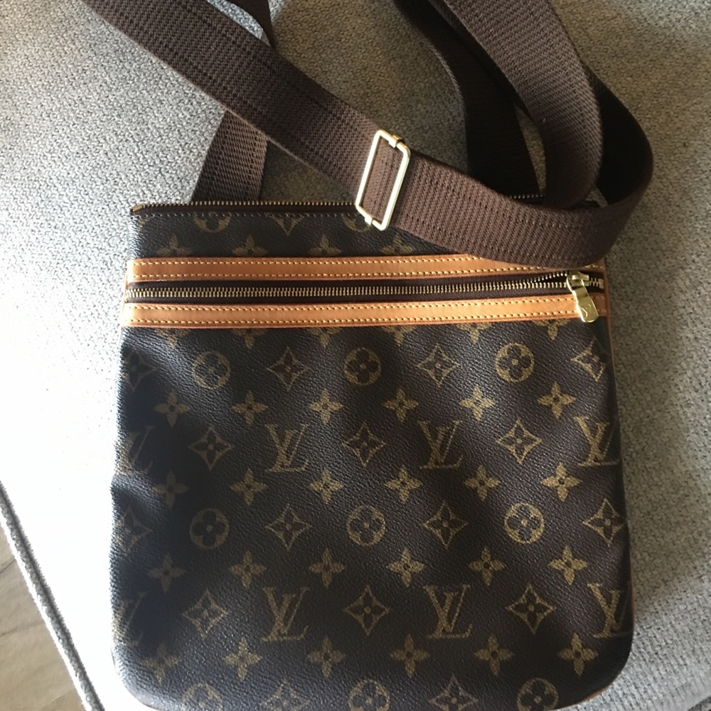 Louis Vuitton monogram canvas crossbody bag